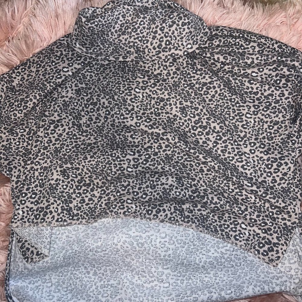 Cropped Cheetah Print Turtleneck